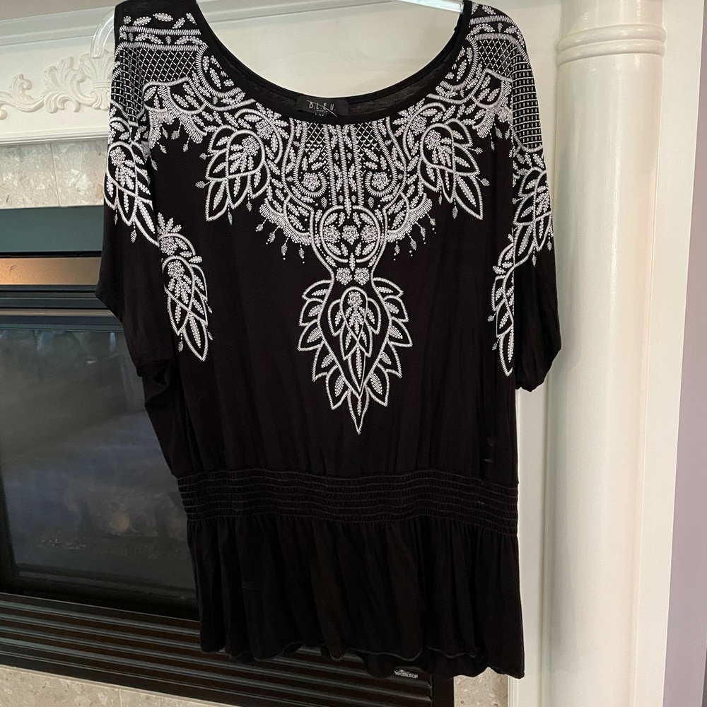 Plus cold shoulder top